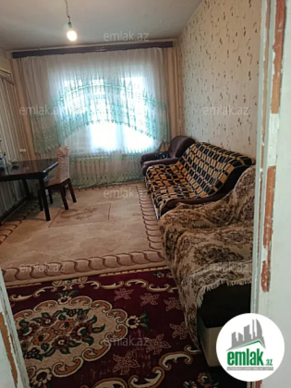 Satılır 4 otaqlı köhnə tikili 110 m²