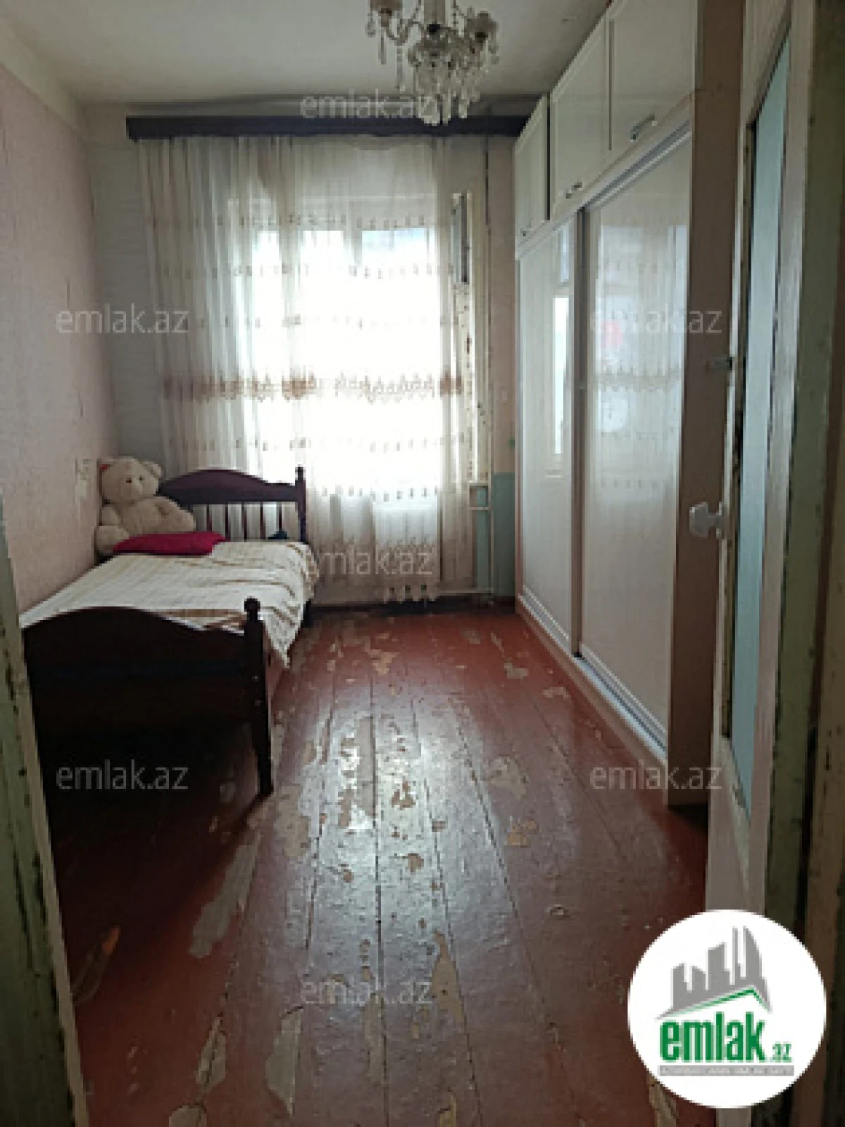 Satılır 4 otaqlı köhnə tikili 110 m²