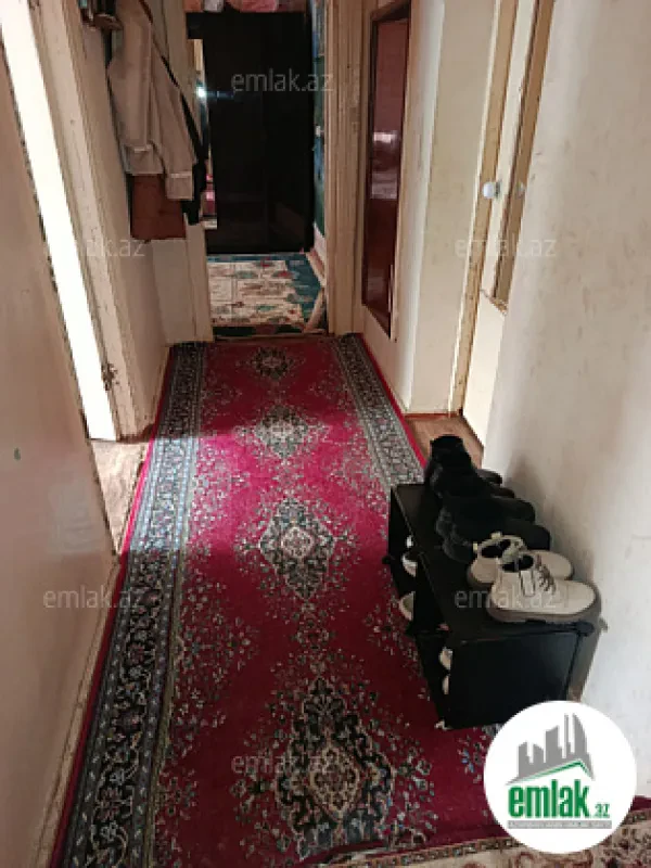 Satılır 4 otaqlı köhnə tikili 110 m²