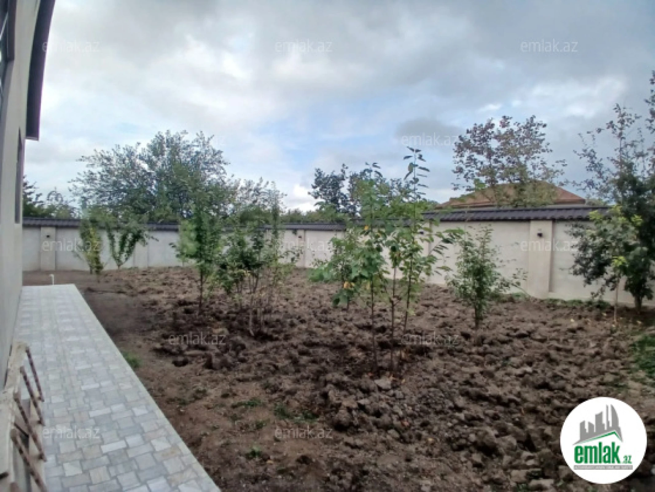 Satılır 4 otaqlı həyət evi 143 m²