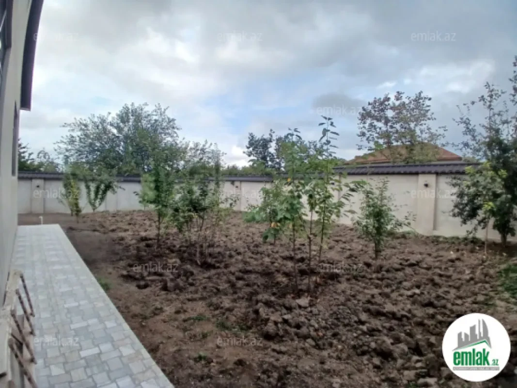 Satılır 4 otaqlı həyət evi 143 m²