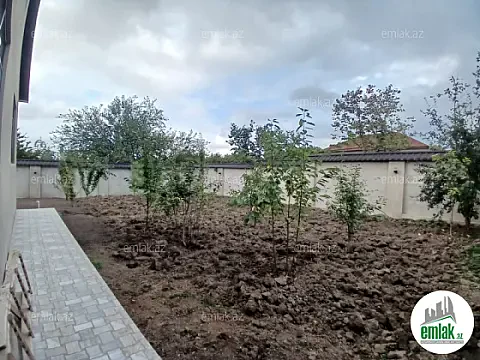 Satılır 4 otaqlı həyət evi 143 m²