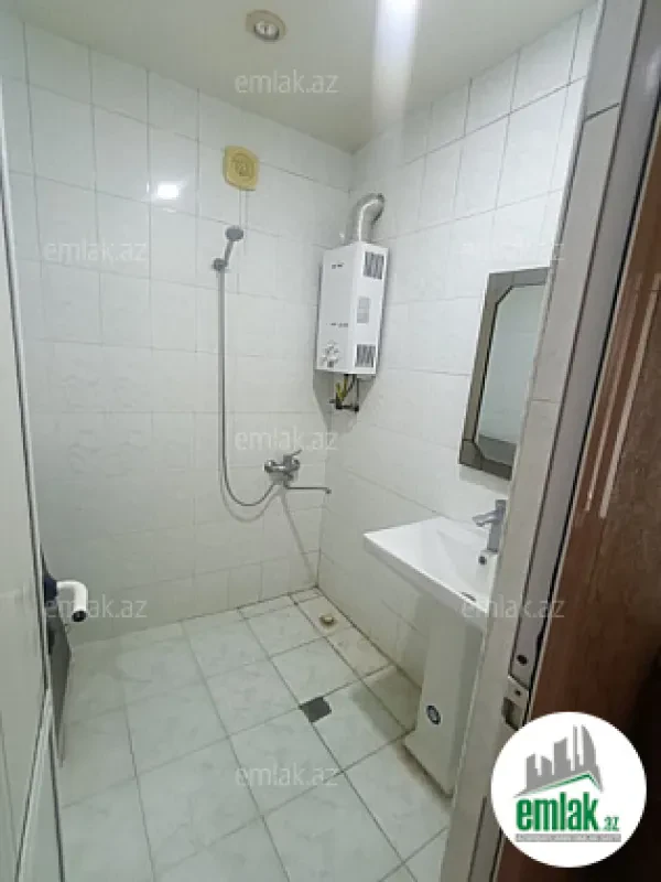 Satılır 3 otaqlı köhnə tikili 70 m²