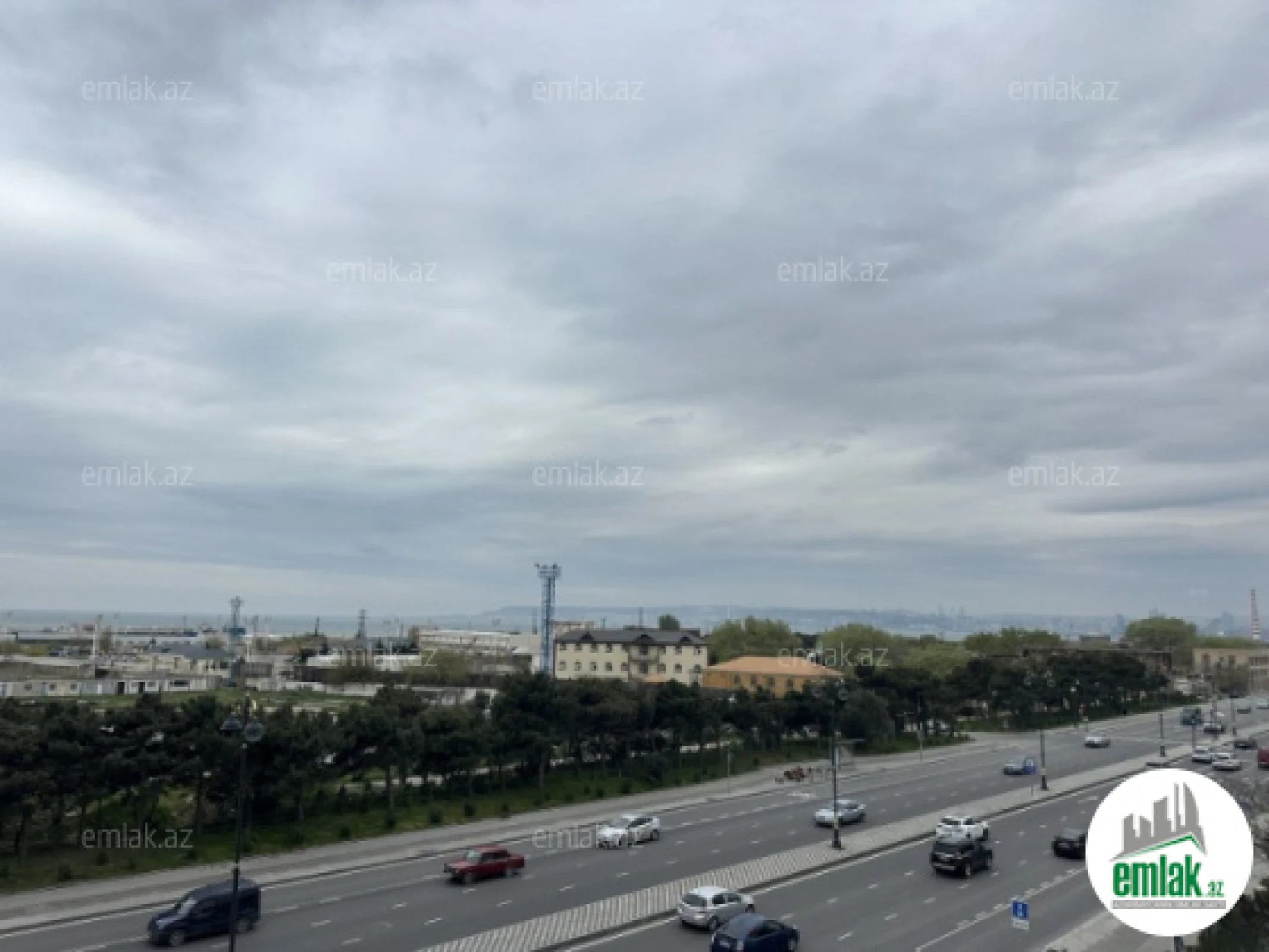 Satılır 4 otaqlı yeni tikili 200 m²