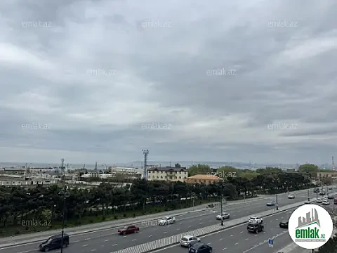 Satılır 4 otaqlı yeni tikili 200 m²