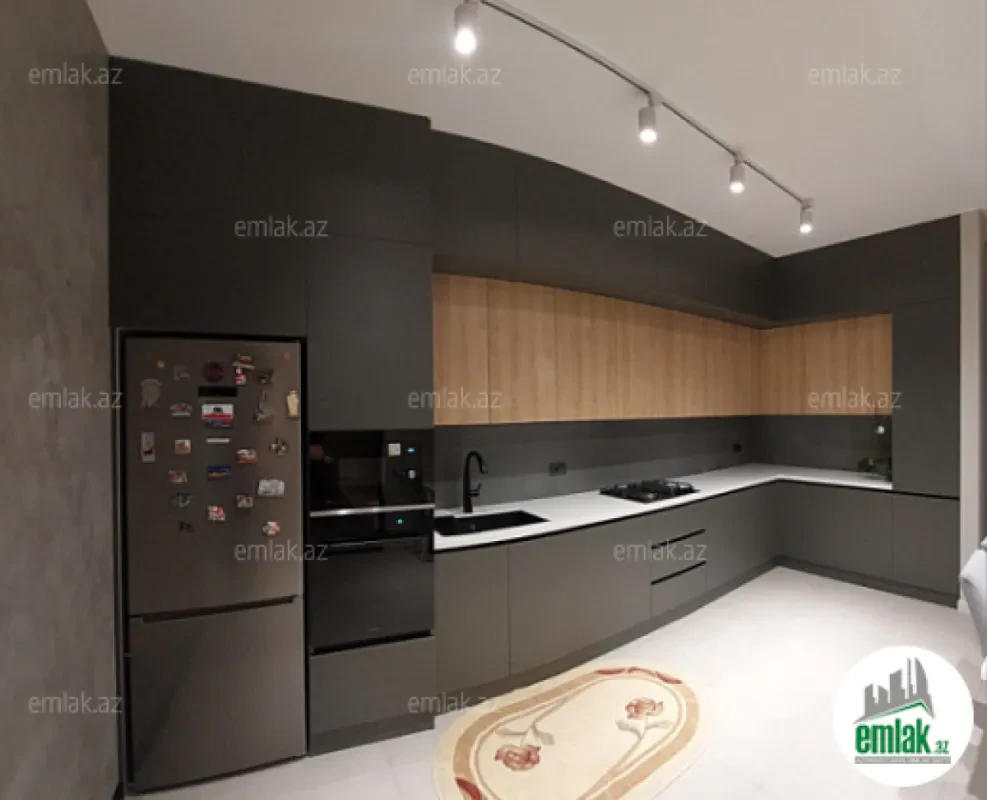 Satılır 3 otaqlı yeni tikili 130 m²