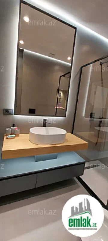 Satılır 3 otaqlı yeni tikili 130 m²