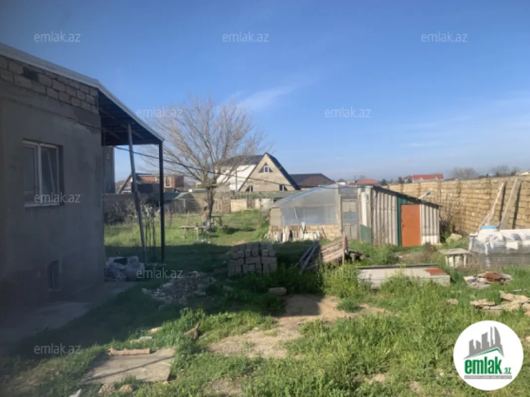 Satılır 4 otaqlı mənzil 110 m²