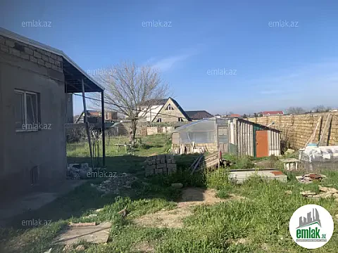Satılır 4 otaqlı mənzil 110 m²