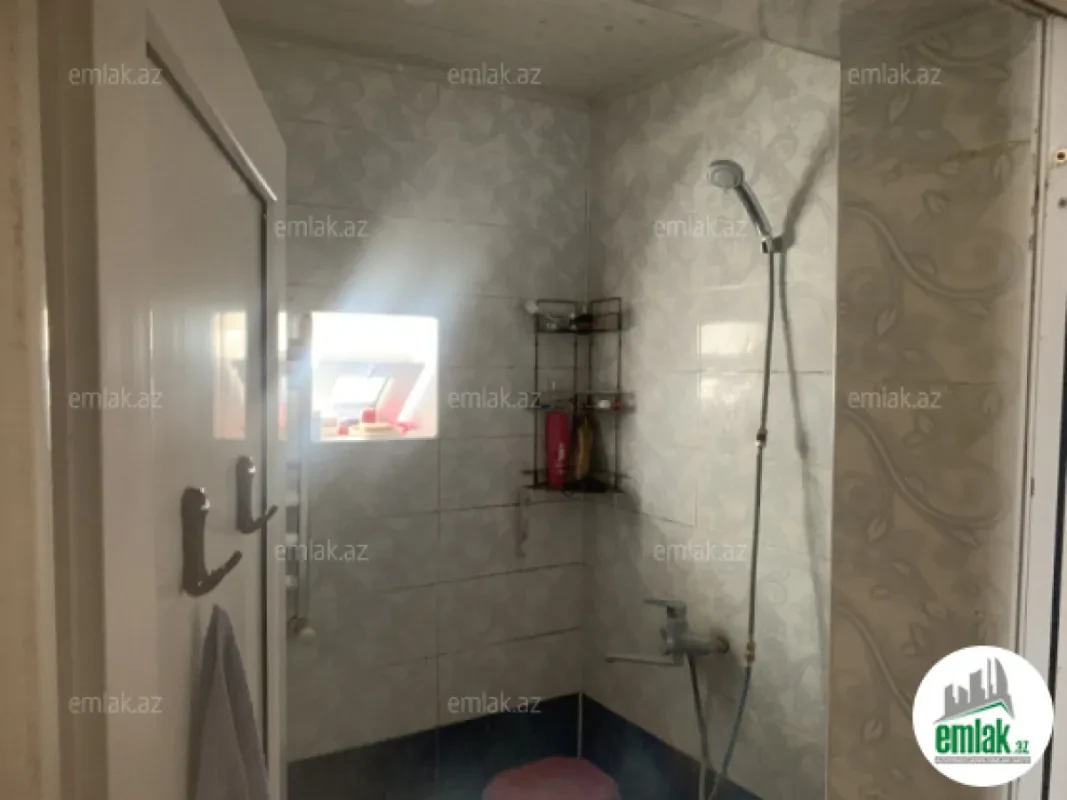 Satılır 4 otaqlı mənzil 110 m²