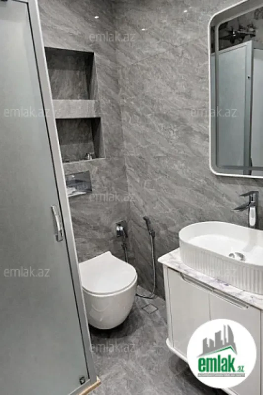 Satılır 2 otaqlı köhnə tikili 70 m²
