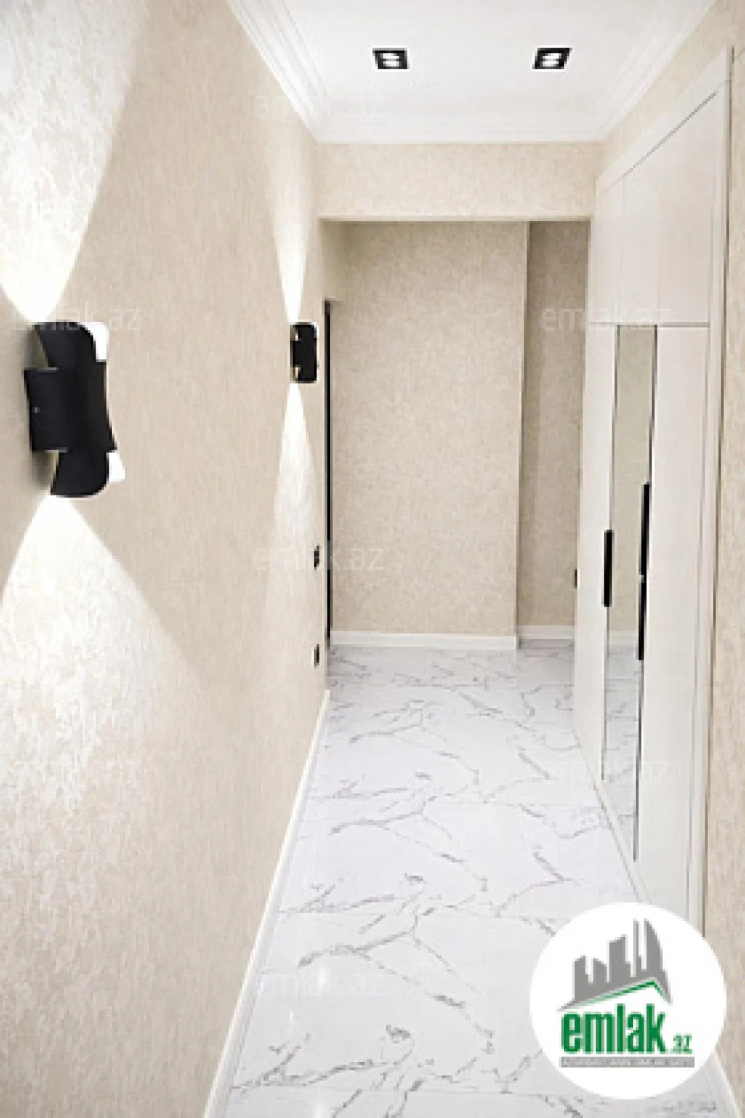 Satılır 2 otaqlı köhnə tikili 70 m²