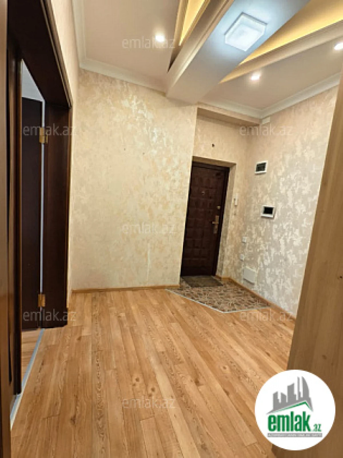 Satılır 3 otaqlı yeni tikili 110 m²