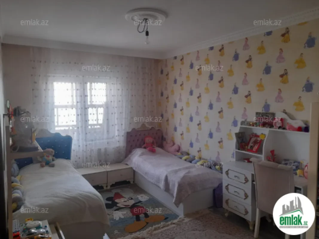 Satılır 4 otaqlı köhnə tikili 110 m²