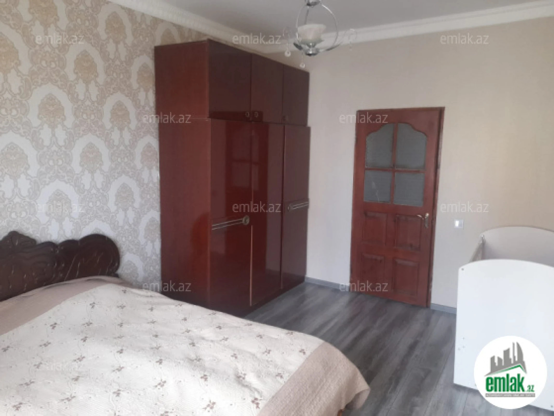 Satılır 4 otaqlı köhnə tikili 110 m²
