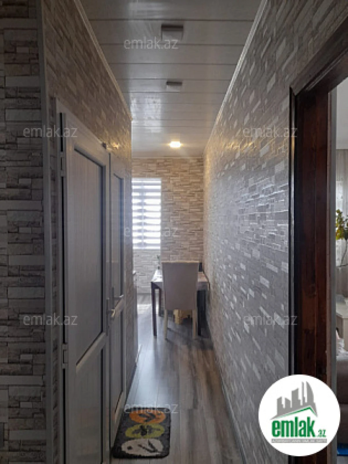 Satılır 4 otaqlı köhnə tikili 110 m²