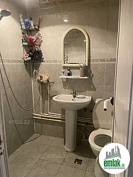 Satılır 3 otaqlı köhnə tikili 75 m²