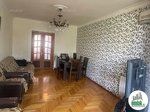 Satılır 3 otaqlı köhnə tikili 75 m²
