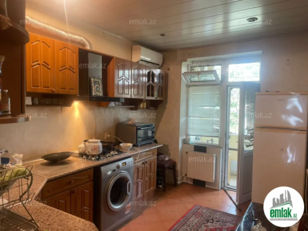 Satılır 3 otaqlı köhnə tikili 75 m²