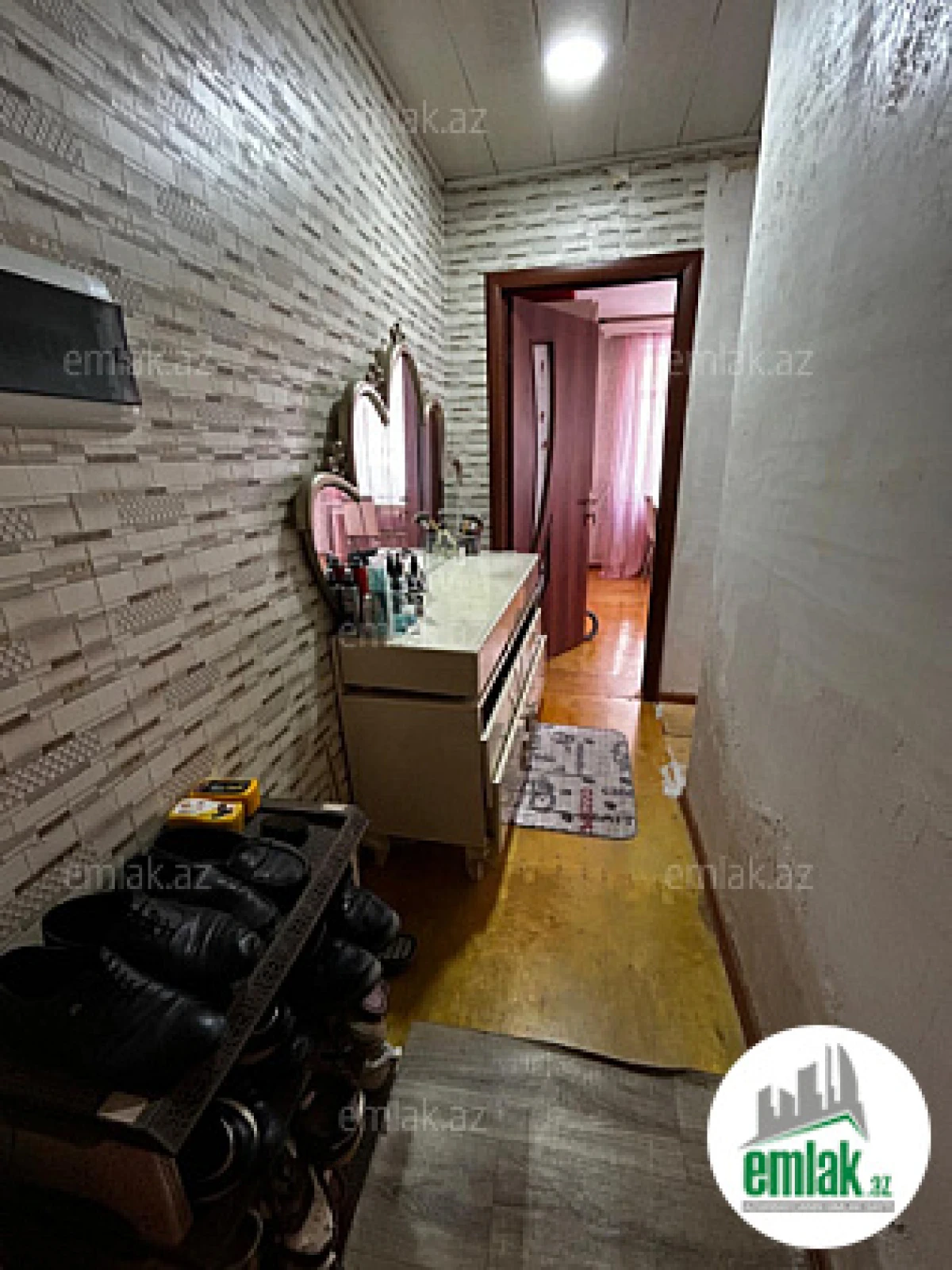 Satılır 1 otaqlı köhnə tikili 32 m²