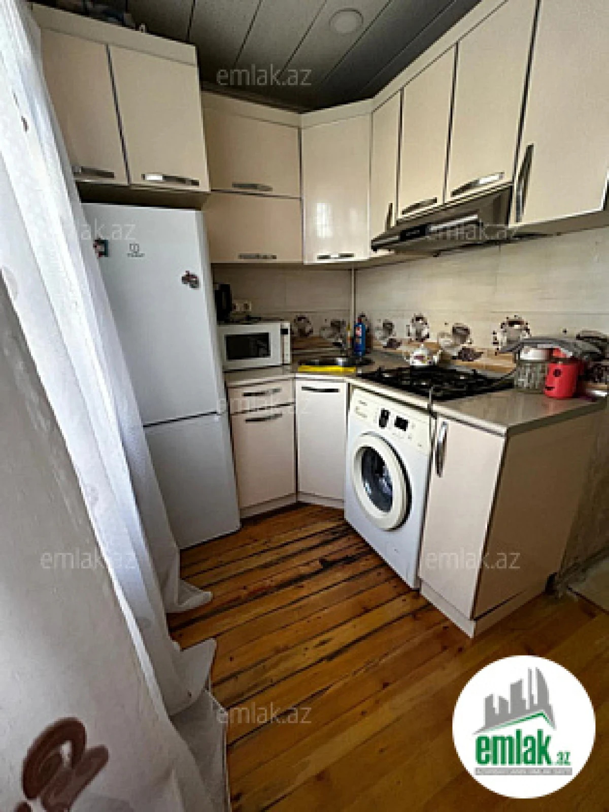 Satılır 1 otaqlı köhnə tikili 32 m²