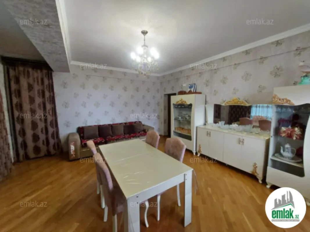 Satılır 3 otaqlı yeni tikili 130 m²