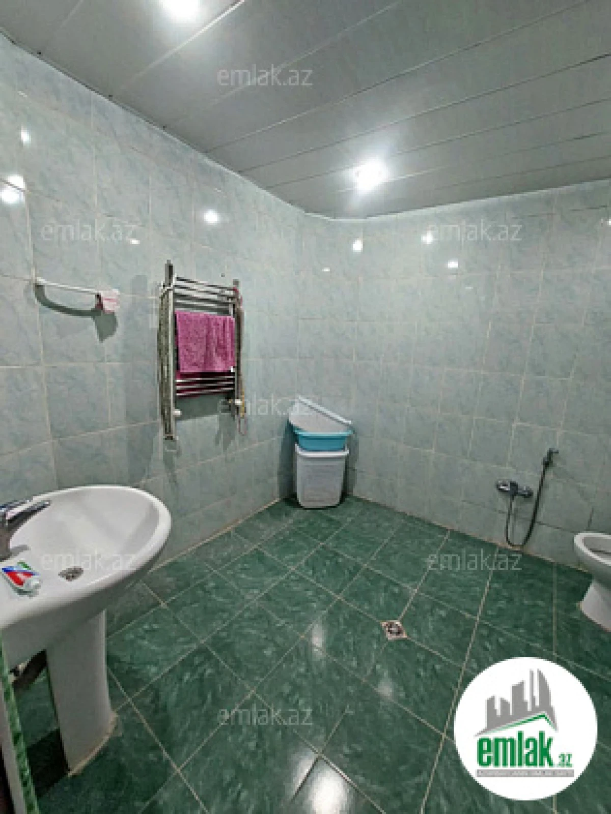 Satılır 3 otaqlı yeni tikili 130 m²