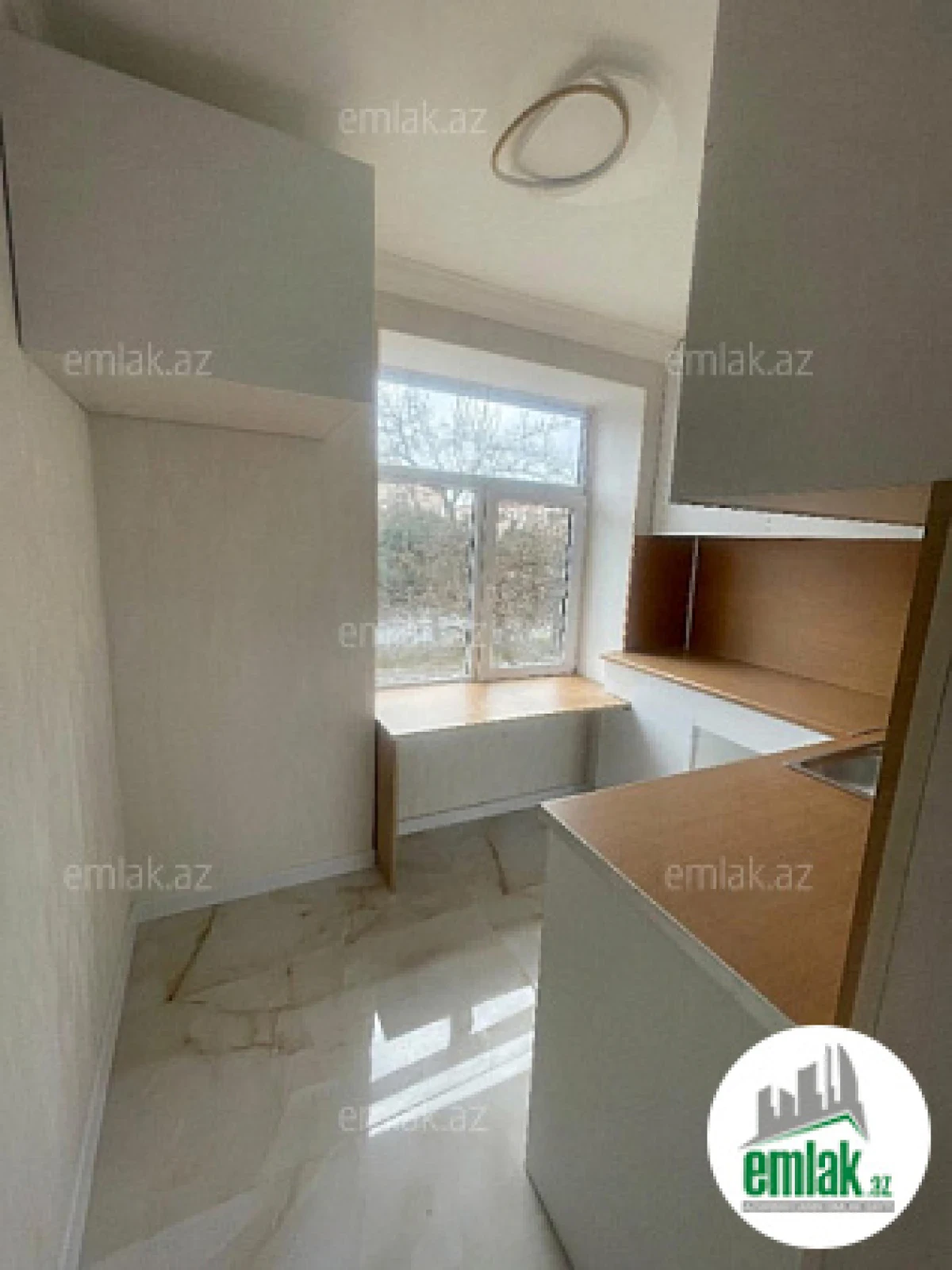 Satılır 2 otaqlı köhnə tikili 50 m²