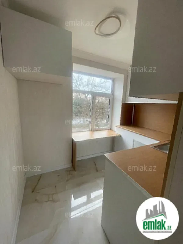 Satılır 2 otaqlı köhnə tikili 50 m²
