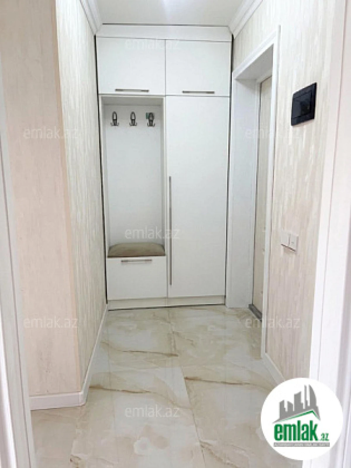 Satılır 2 otaqlı köhnə tikili 50 m²