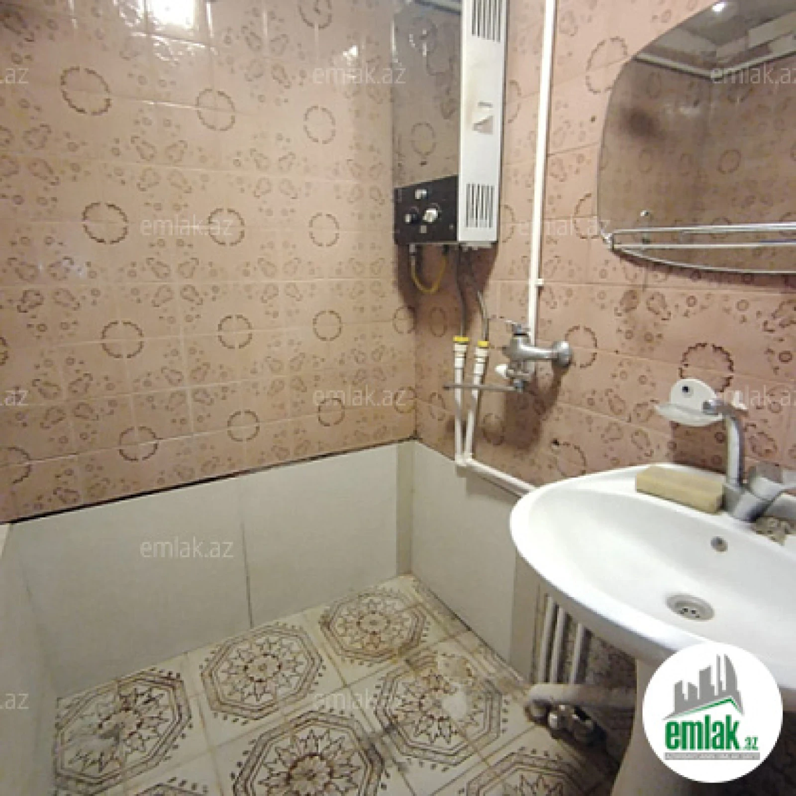 Satılır 3 otaqlı köhnə tikili 85 m²