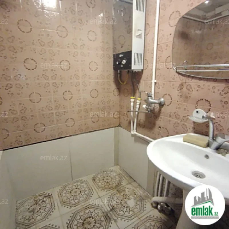 Satılır 3 otaqlı köhnə tikili 85 m²
