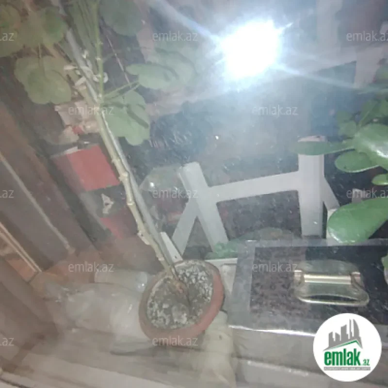Satılır 3 otaqlı köhnə tikili 85 m²