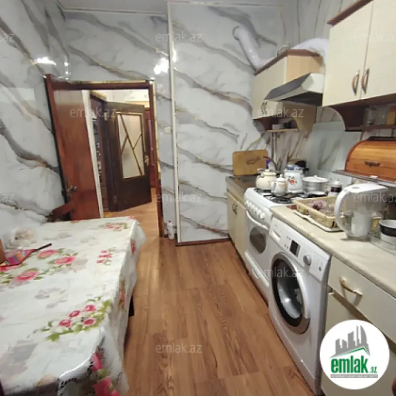 Satılır 3 otaqlı köhnə tikili 85 m²