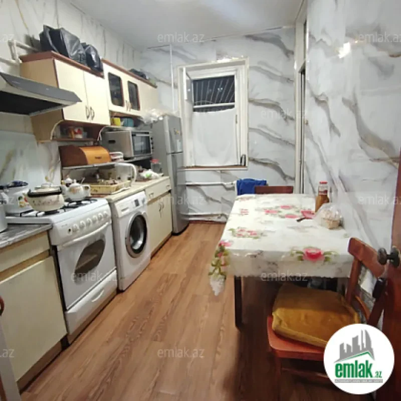 Satılır 3 otaqlı köhnə tikili 85 m²