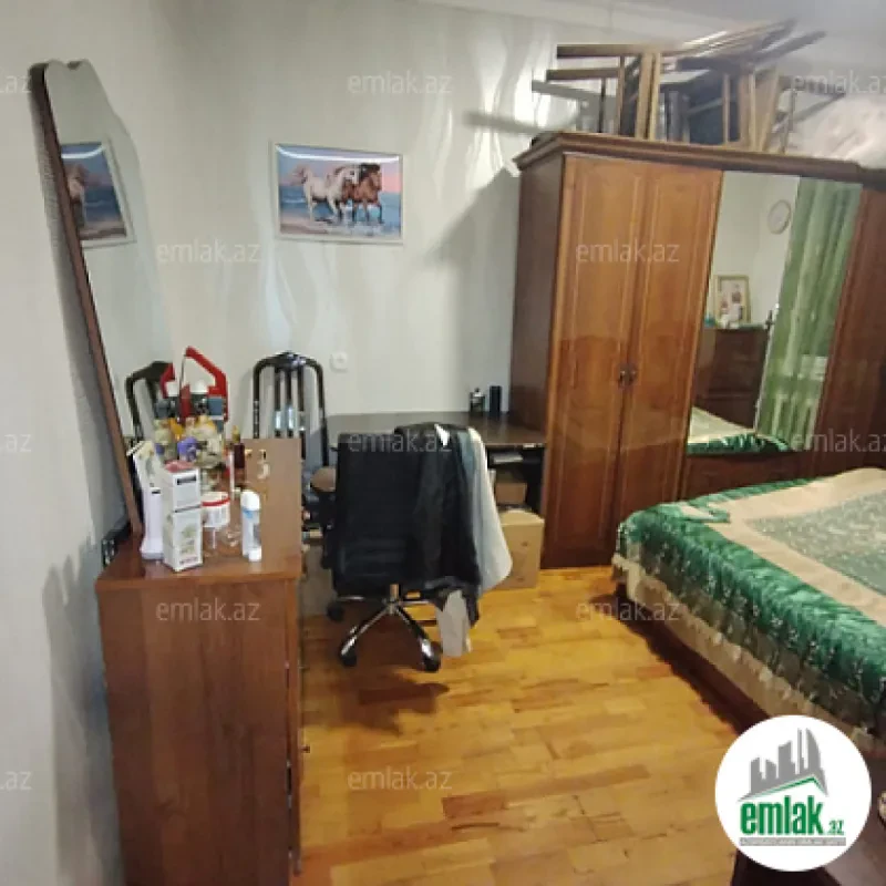 Satılır 3 otaqlı köhnə tikili 85 m²