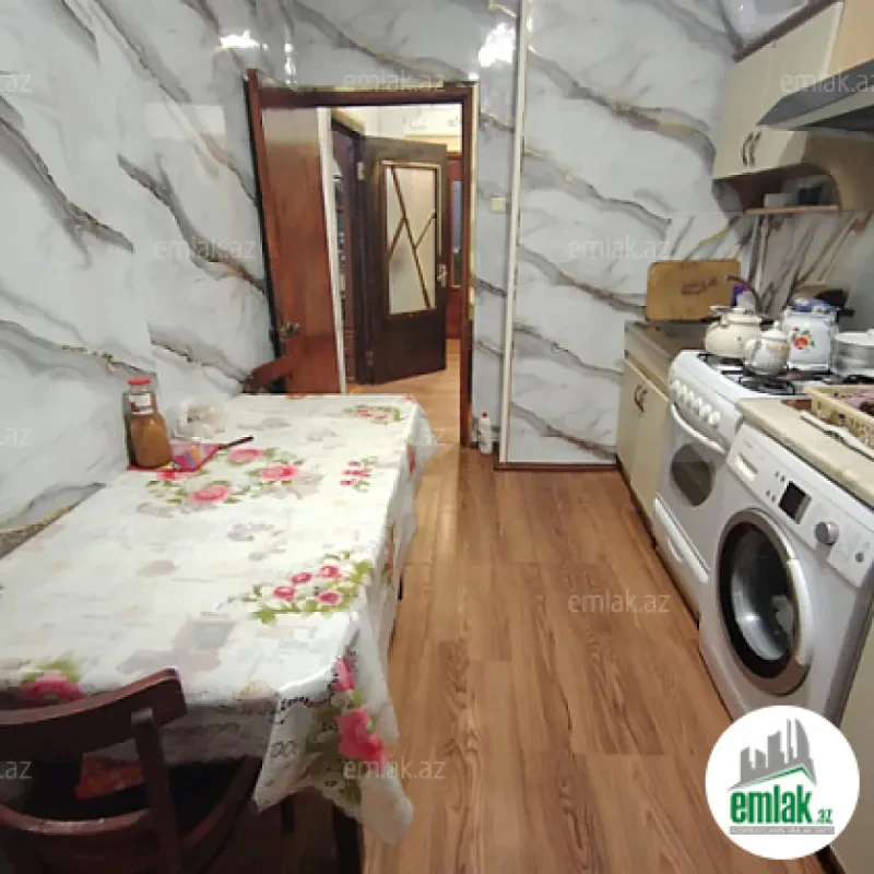 Satılır 3 otaqlı köhnə tikili 85 m²