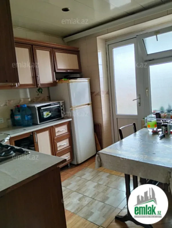 Satılır 3 otaqlı köhnə tikili 85 m²