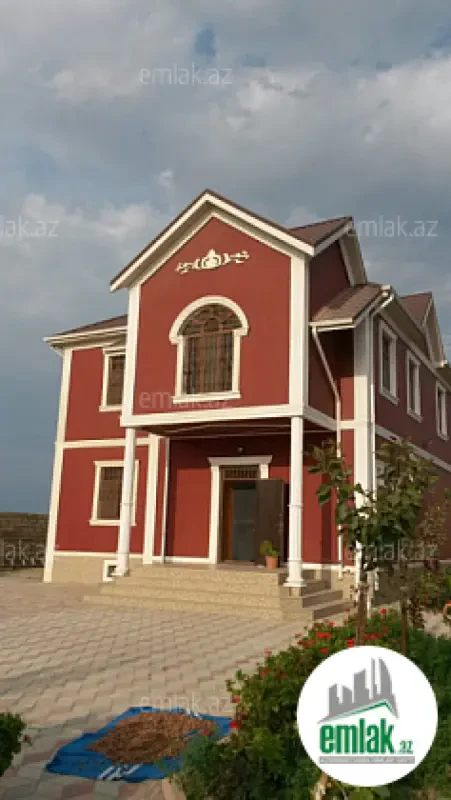 Satılır 6 otaqlı mənzil 240 m²