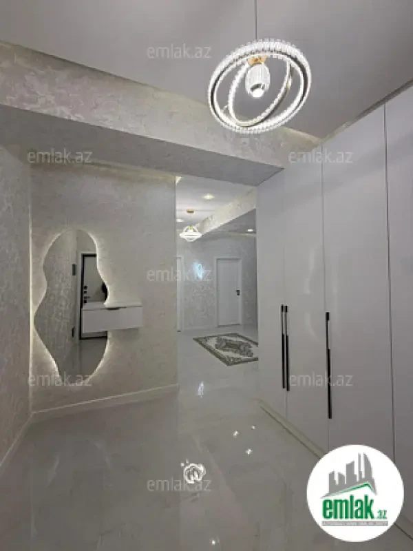 Satılır 3 otaqlı yeni tikili 127 m²