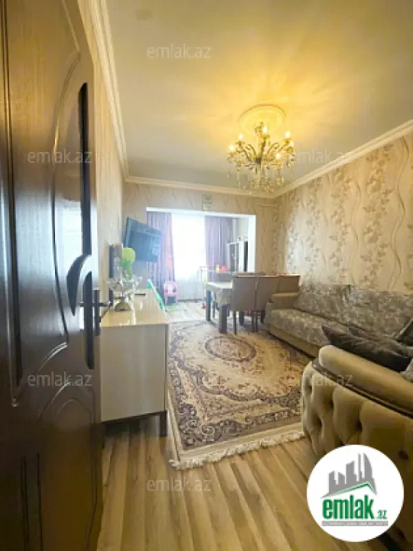 Satılır 2 otaqlı köhnə tikili 75 m²