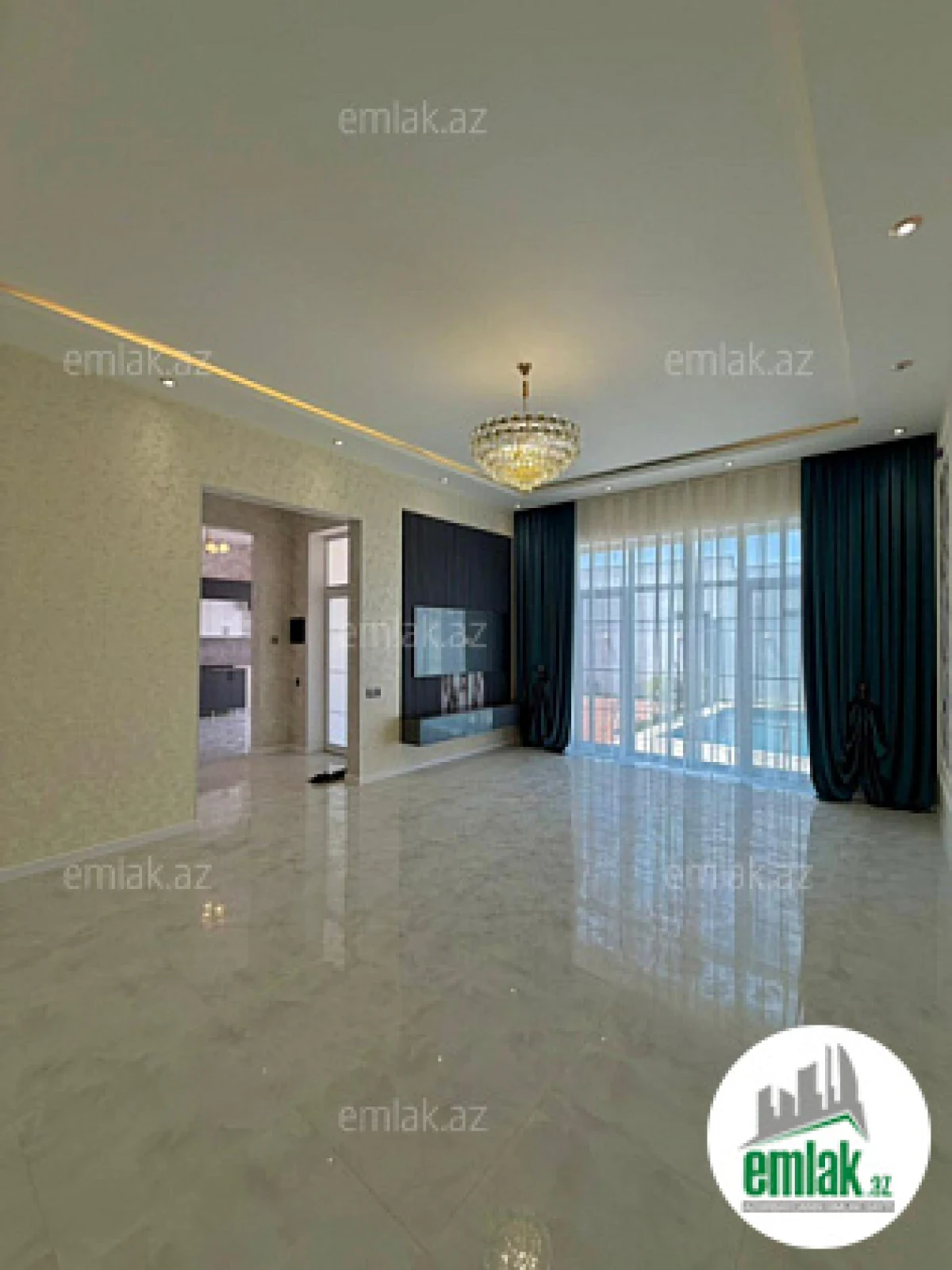 Satılır 4 otaqlı mənzil 150 m²