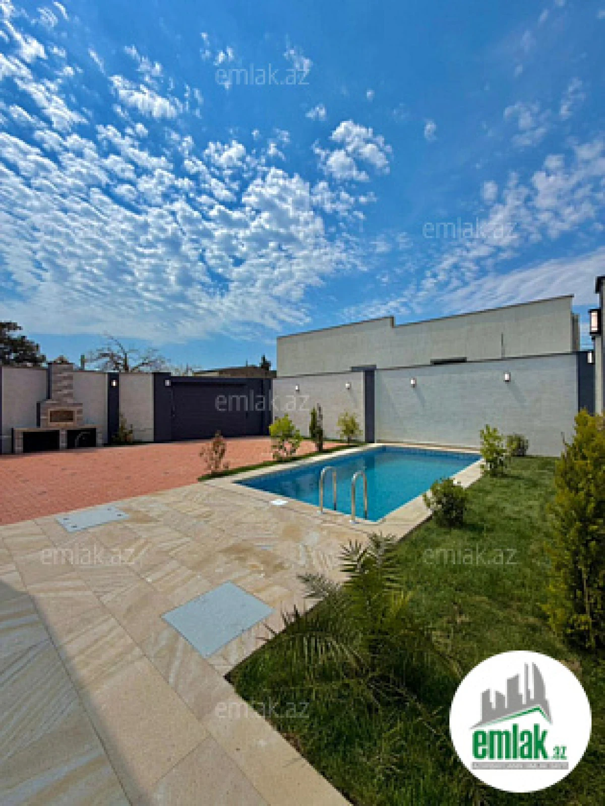 Satılır 4 otaqlı mənzil 150 m²