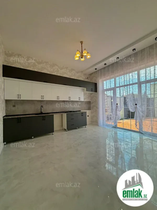 Satılır 4 otaqlı mənzil 150 m²