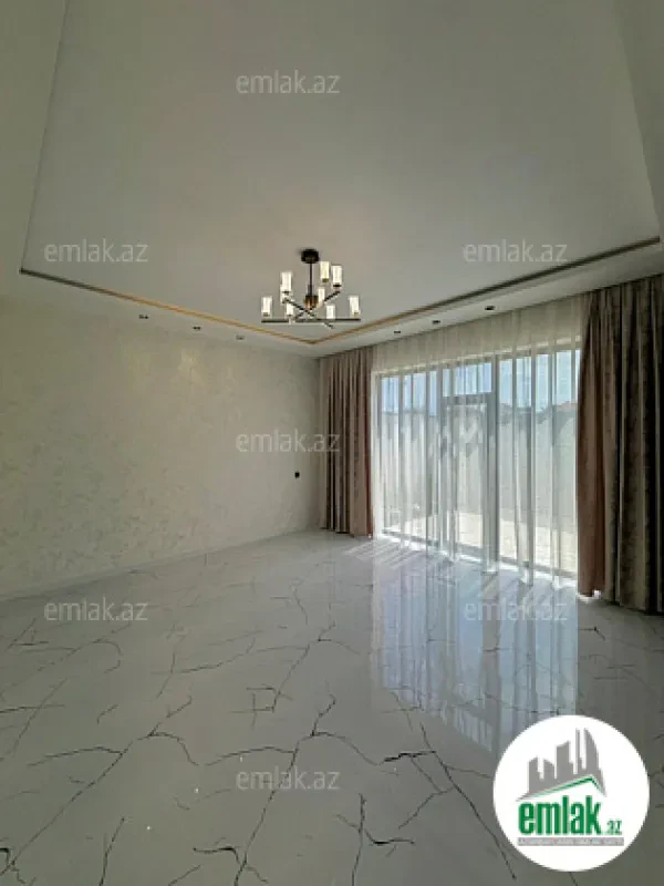 Satılır 4 otaqlı mənzil 130 m²
