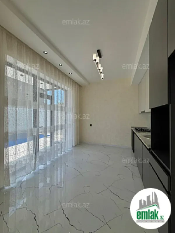 Satılır 4 otaqlı mənzil 130 m²