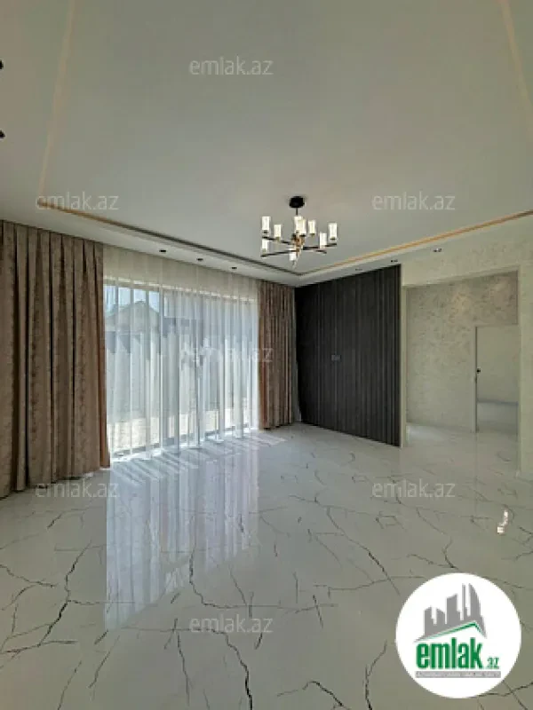 Satılır 4 otaqlı mənzil 130 m²