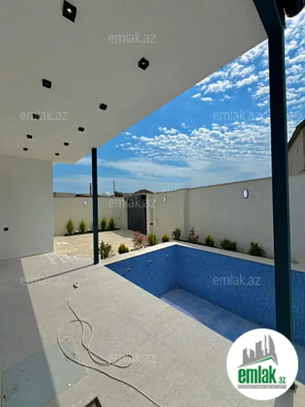Satılır 4 otaqlı mənzil 130 m²