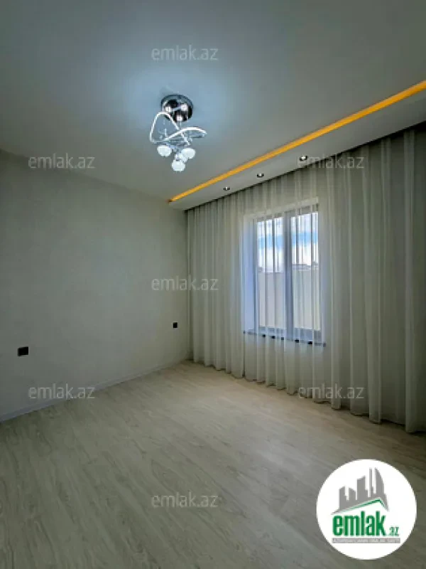 Satılır 4 otaqlı mənzil 130 m²