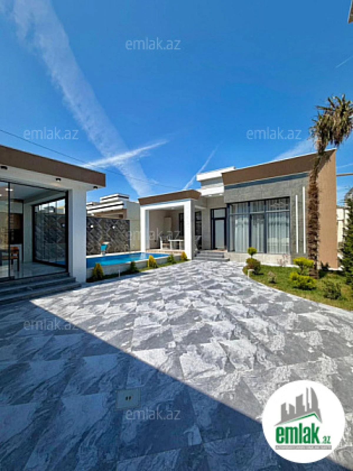 Satılır 4 otaqlı mənzil 150 m²